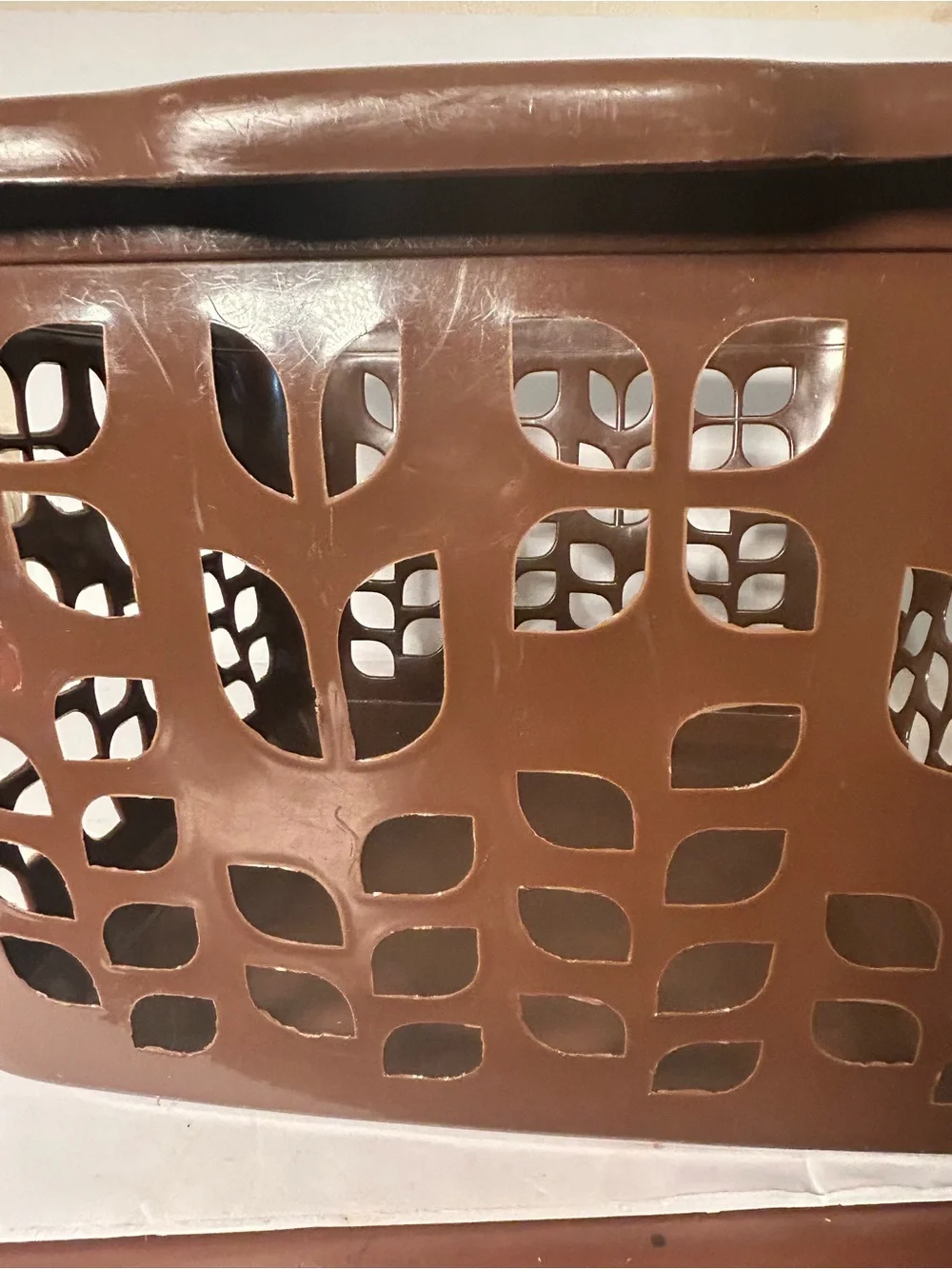 Rubbermaid Brown Tulip Square Laundry Basket